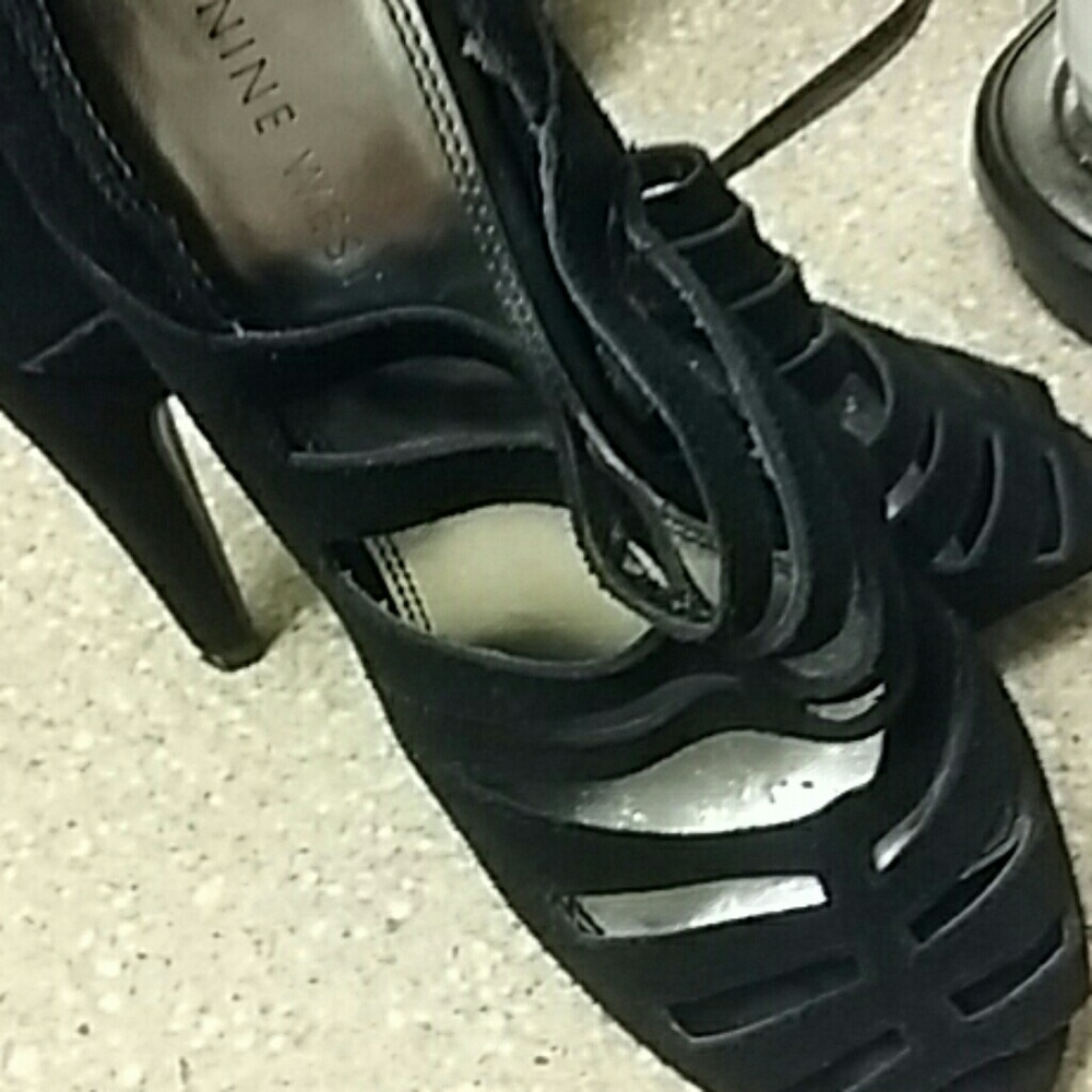 Black heel zippers