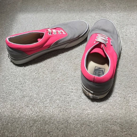 Vans - Picture 2 of 6