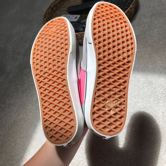 Vans - Picture 5 of 6