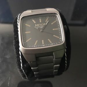 Nixon Manual watch. All Gunmetal.