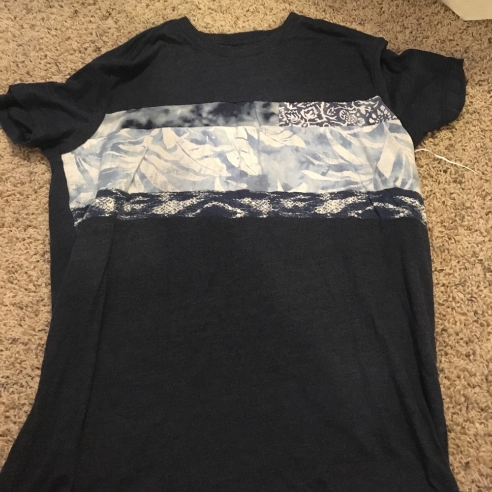 American Eagle T shirt