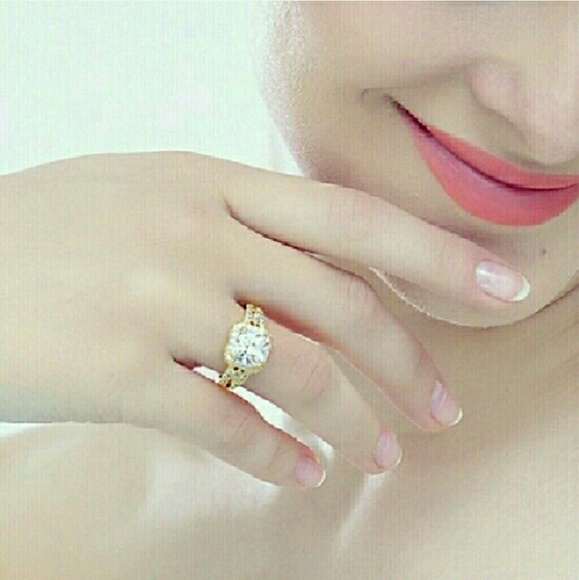 Sale! Size 6 rose gold or yellow gold sim diamond - Picture 8 of 8