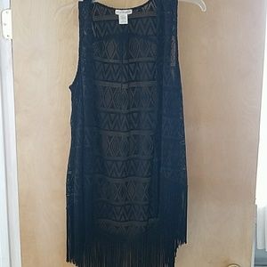 Boho chic sleeveless komono with tassles