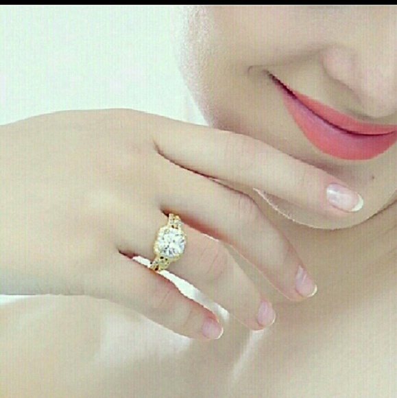 Size 7 sim diamond wedding engagement ring - Picture 6 of 6