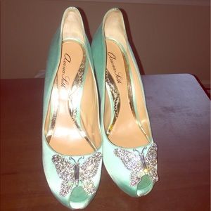 Aruna Seth farfalla heels