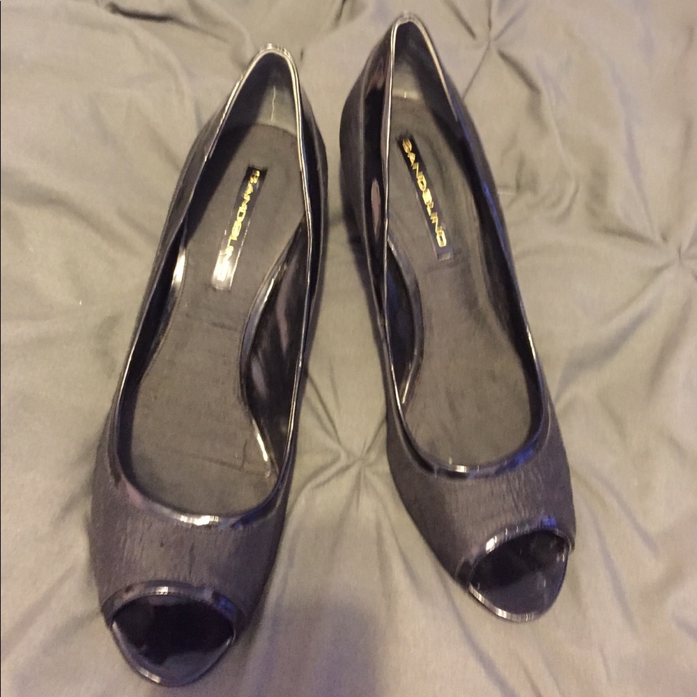 Shoes - Picture 3 of 4