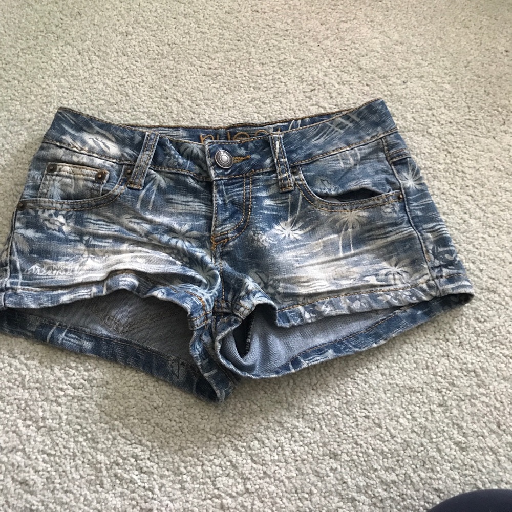 Printed jean shorts