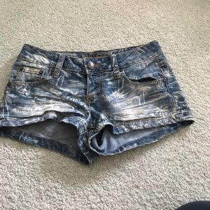 Printed jean shorts