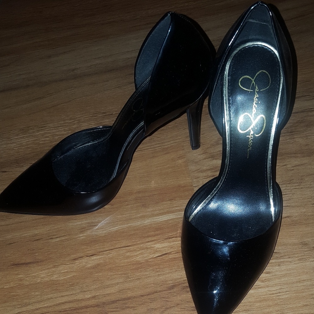 Jessica Simpson size 6