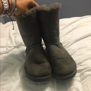 Gray bailey bow uggs