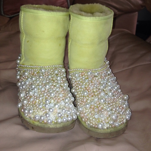 UGG's - Picture 5 of 8