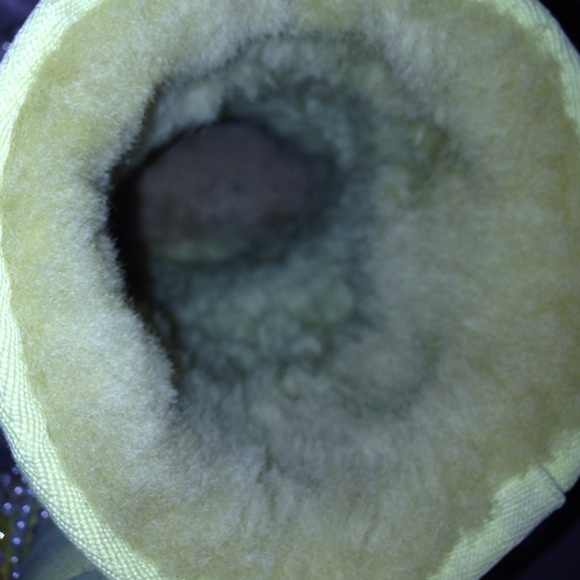 UGG's - Picture 7 of 8