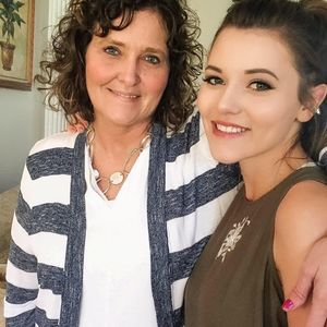 Meet your Posher, Cierra