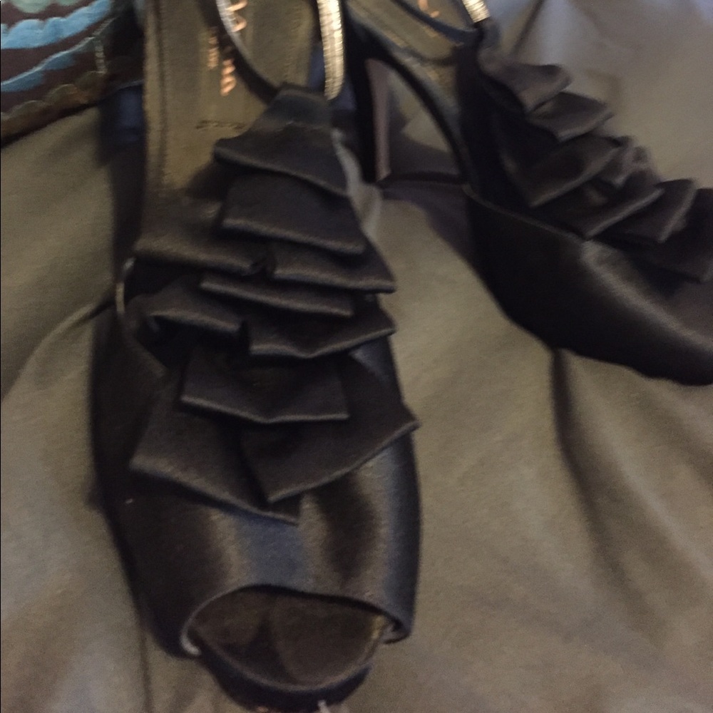 Shoes - Picture 2 of 3
