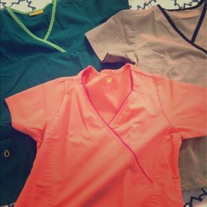 Xs wonder wink scrubs