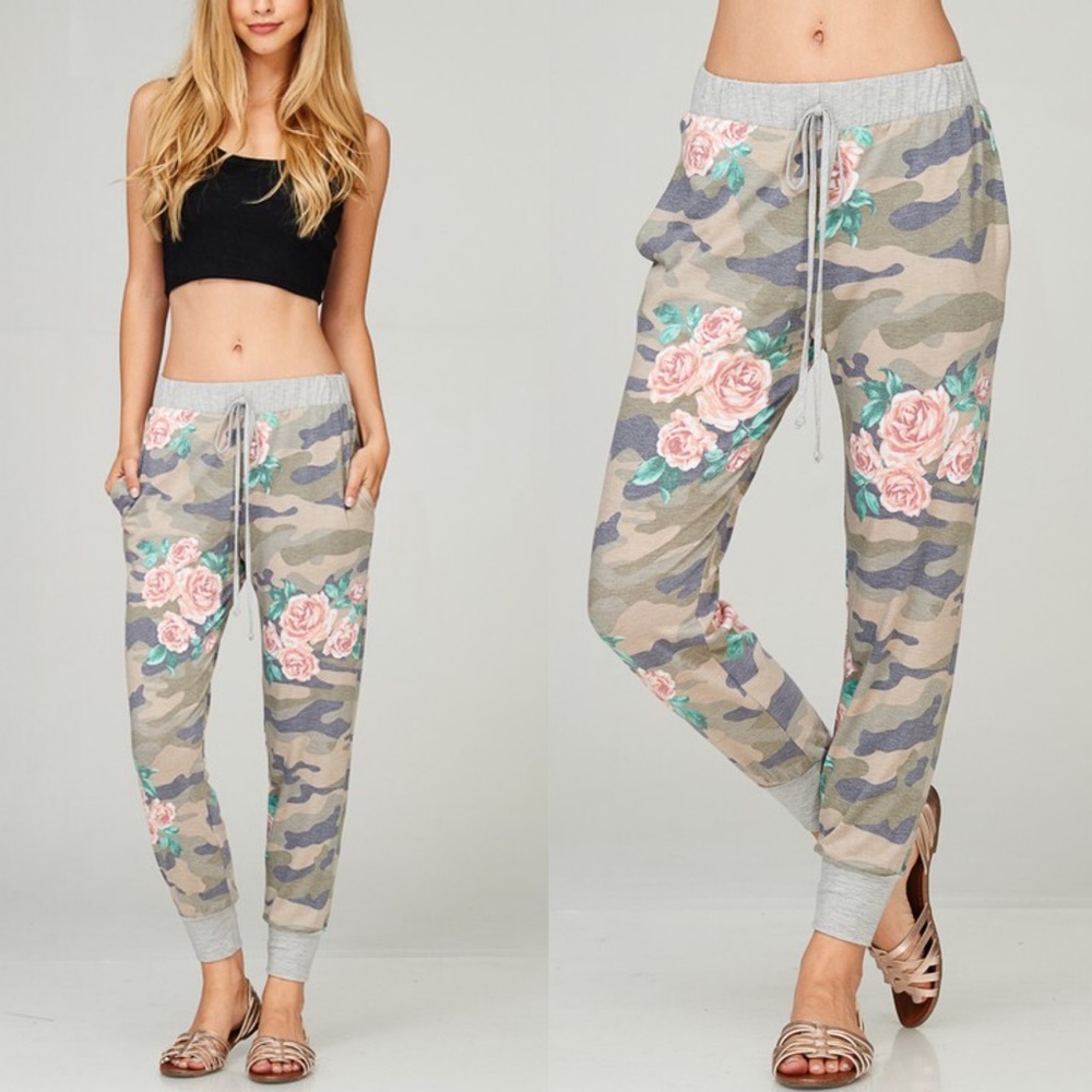OLIVIA Floral Print Joggers - OLIVE - Picture 1 of 3