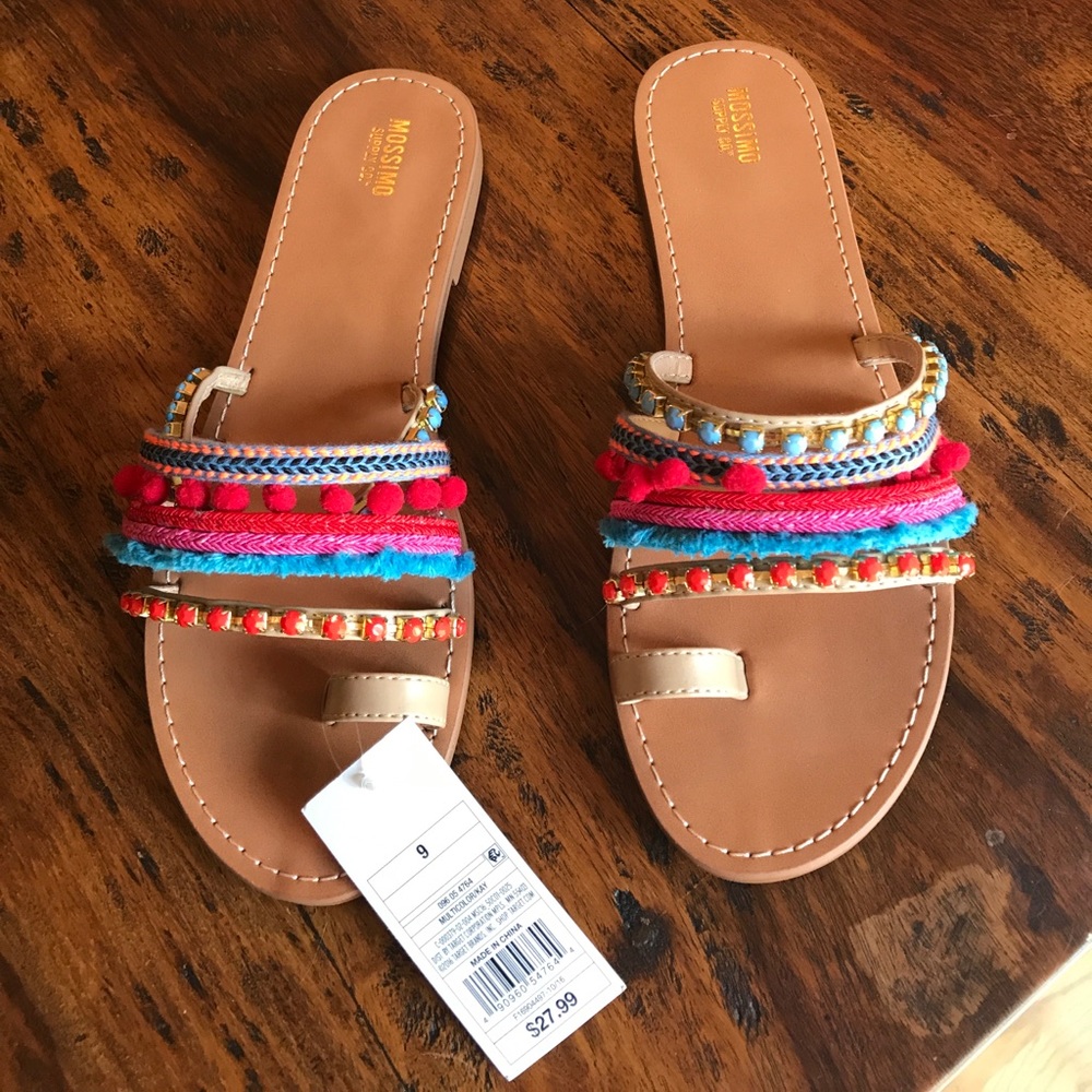 Cute summer sandals NWT