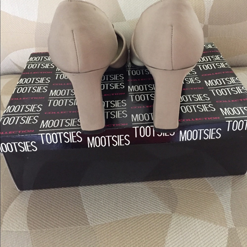 Taupe String Pumps - Picture 2 of 4