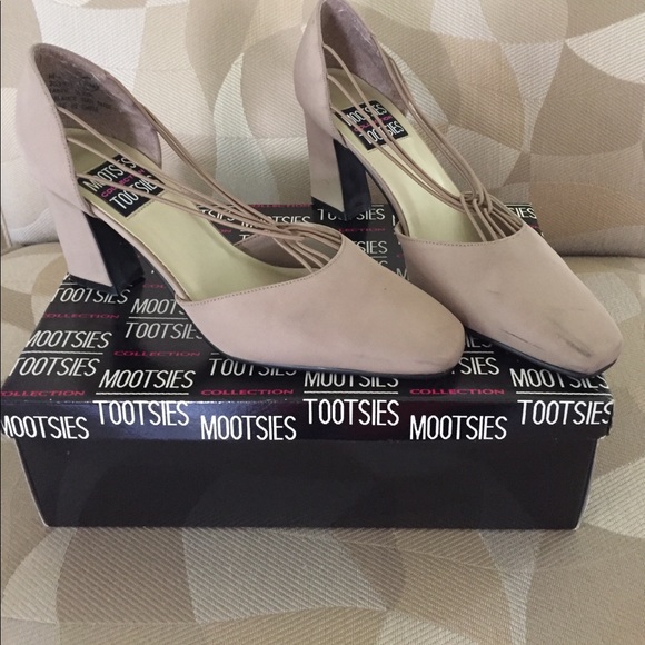 Taupe String Pumps - Picture 1 of 4
