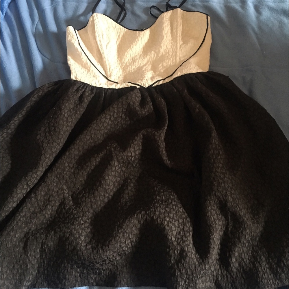 Queen of Hearts black and white dress