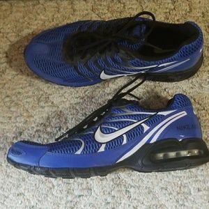 Like NEW Nike running shoes