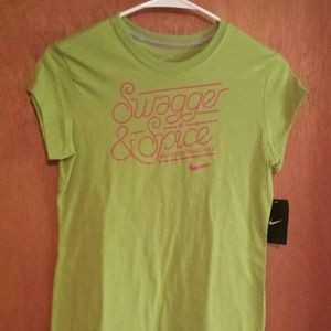 Nike T-shirt (NWT)