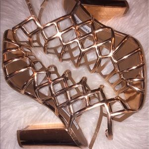 New Rose Gold Steve Madden chunky heel! Size 8