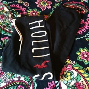 COMFY HOLLISTER SWEATPANTS!