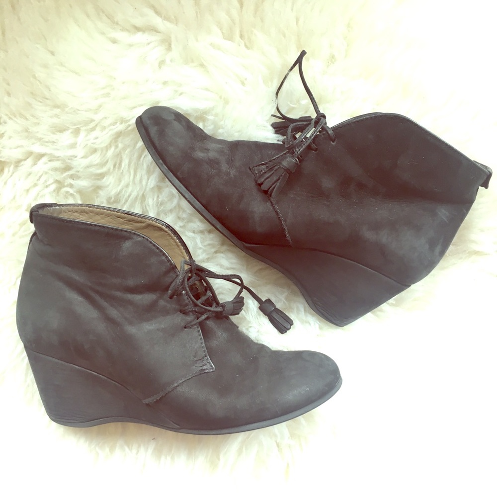 ANYI LU Lace up Ankle Bootie w/ Wedge Heel (6)