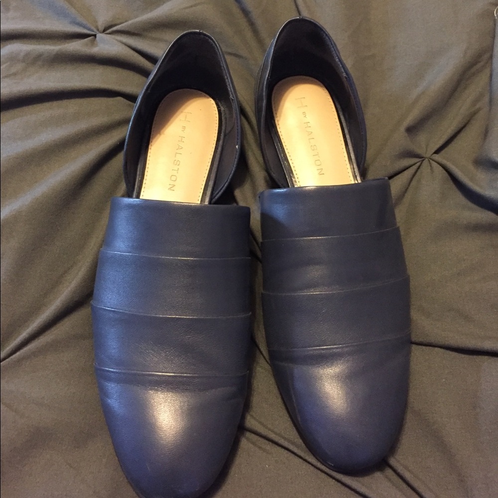 Shoes - Picture 2 of 5