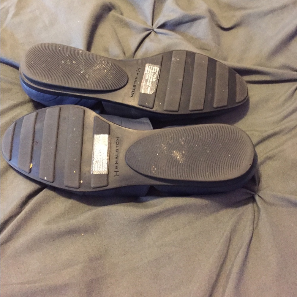 Shoes - Picture 4 of 5