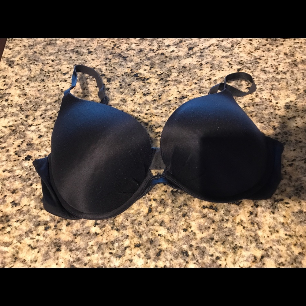 Black Fabulous by Victoria's Secret Plunge Bra