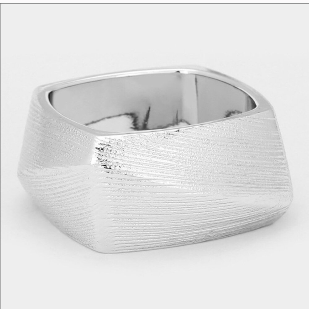 ❤️LAST ONE $15 ❤️Brushed Textured metal Bangle