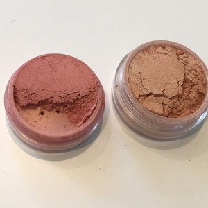 Mineral powder blusher and mineral eye shadow