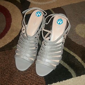 12 WIDE Naturalizer Heel (NWOT)