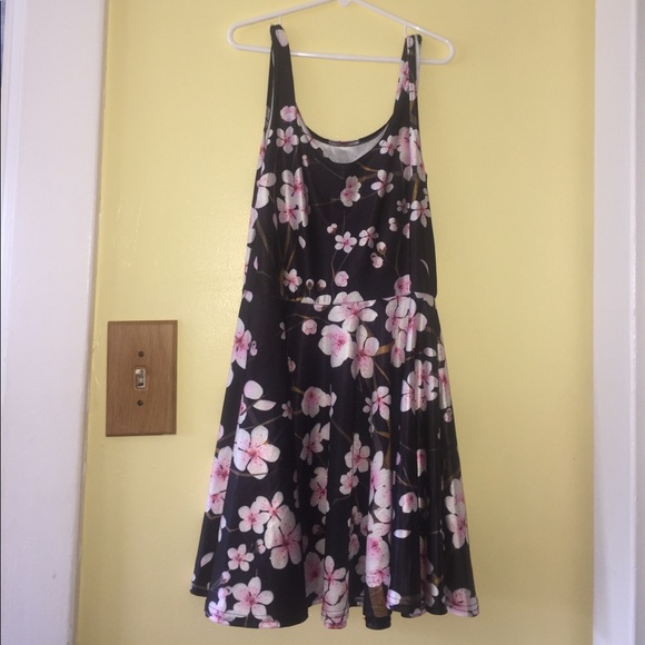 Dress - Picture 1 of 2