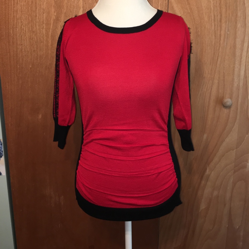 Super cute sweater (never worn)
