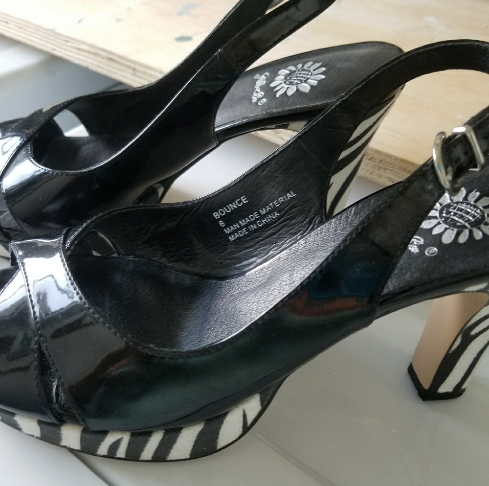 FUN DIFFERENT worn once super comfy adorable on!