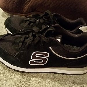 Skechers