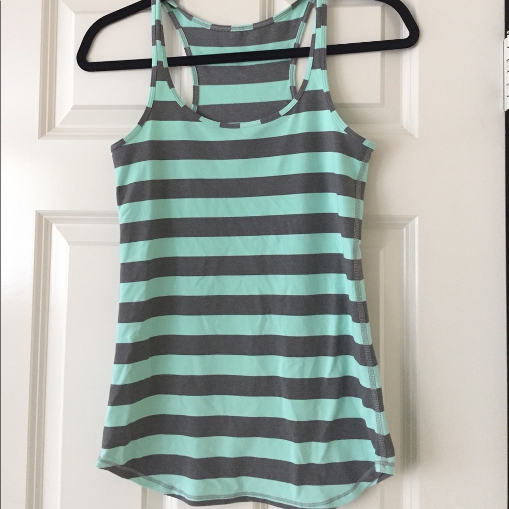 Lululemon tank.