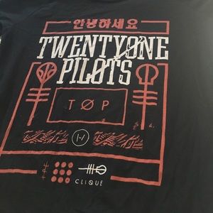 Twenty one pilots shirt