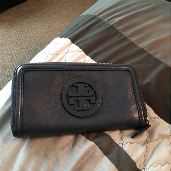 Tory Burch Amanda wallet in turquoise - Picture 1 of 4