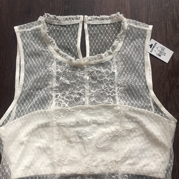 💥4/$25💥 Express Lace Cream Colored Top NWT - Picture 2 of 3