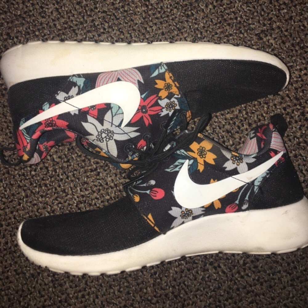 Nike Rouches