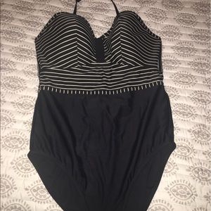 Fig Leaves one-piece bathing suit Size 38F