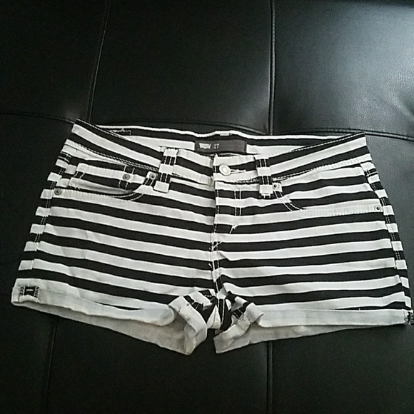 Levi's Pants - Levi's striped shorts