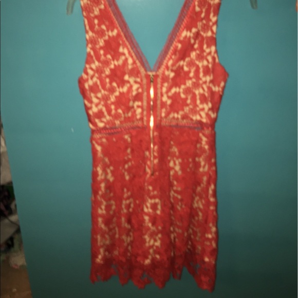 Red and nude lace dress - Picture 2 of 3
