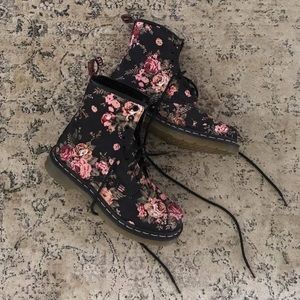 Dr. Martens 1460 Black Victorian Flowers