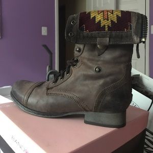 NEVER WORN Steve Madden Combat Style Boots