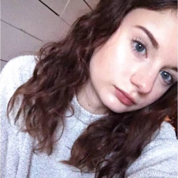 Meet your Posher, Lauren - Picture 1 of 1
